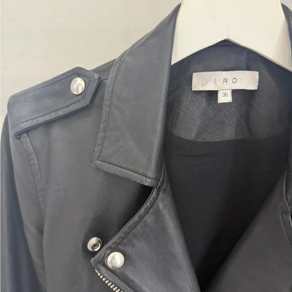 IRO
Black
Leather Jacket
Worn condition
36 (4) - Picture 2 of 3